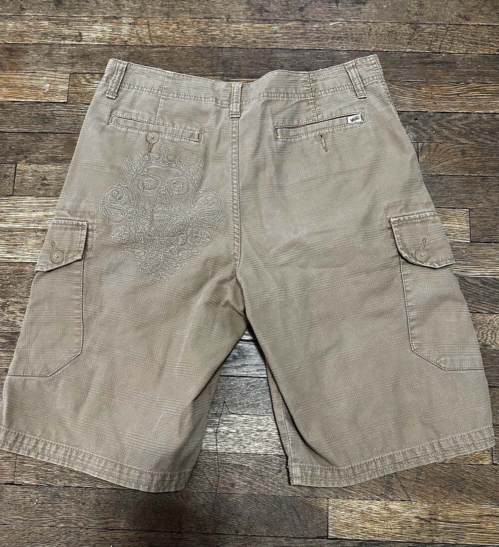 Vans Size 32 Tan Brown Embroidered Skull Pocket Skater Cargo Shorts Textured - Picture 6 of 8